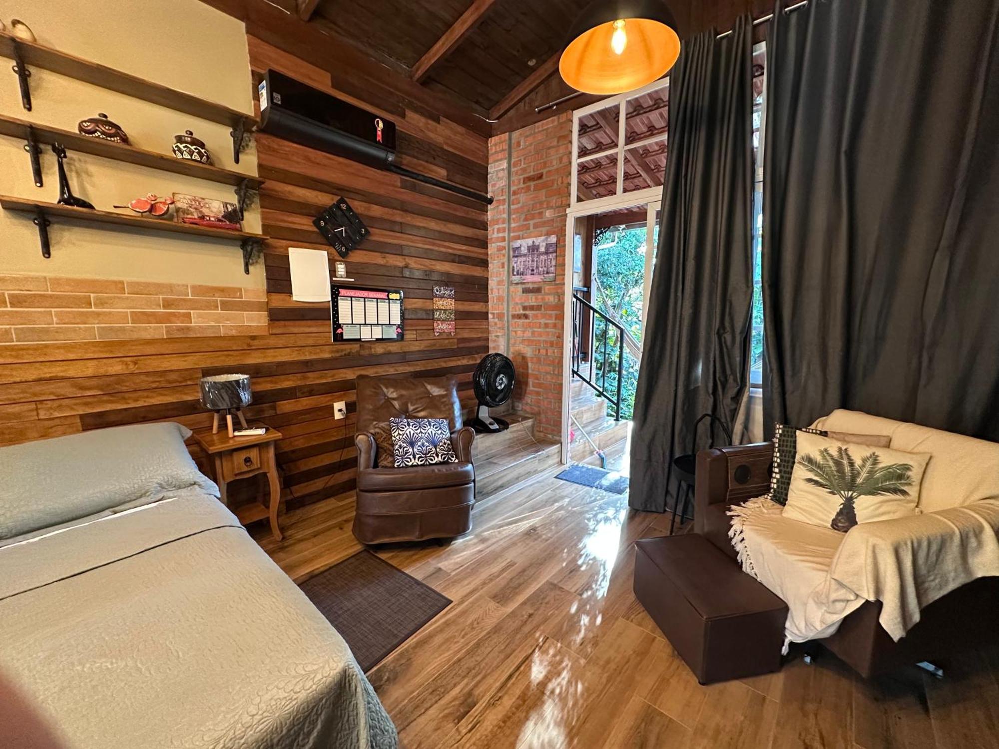Arthi - Lindo Loft Recanto Dos Passarinhos Com Hidromassagem! Casa de férias